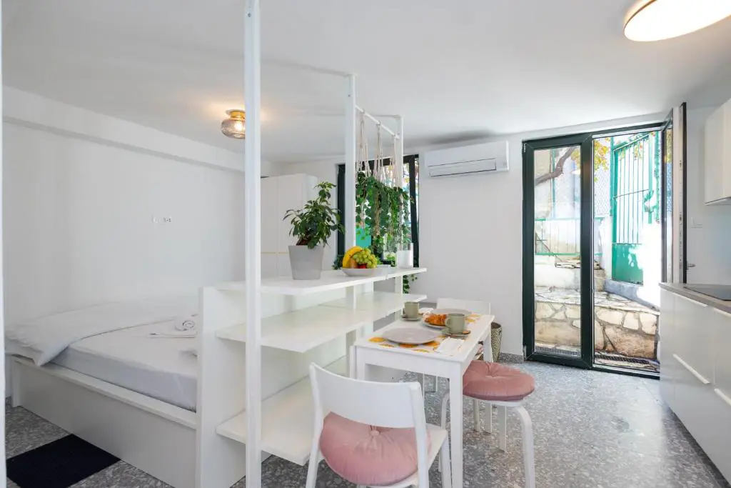 Aspalathos Romantic Retreat – Apartman in Split, Croatia
